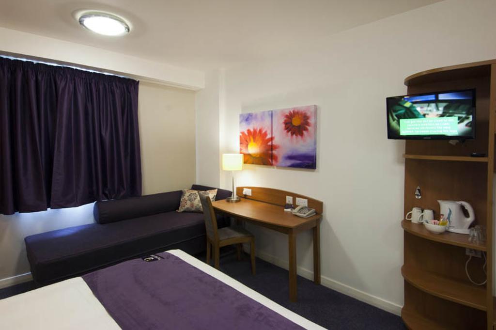 Premier Inn Newcastle City Centre Millennium Bridge エクステリア 写真