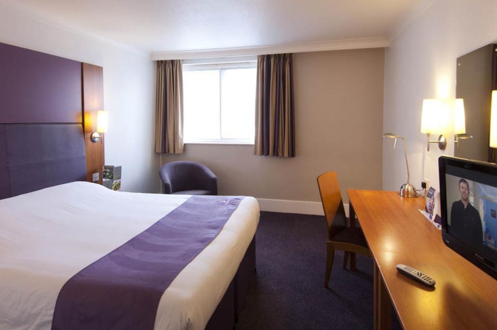 Premier Inn Newcastle City Centre Millennium Bridge エクステリア 写真
