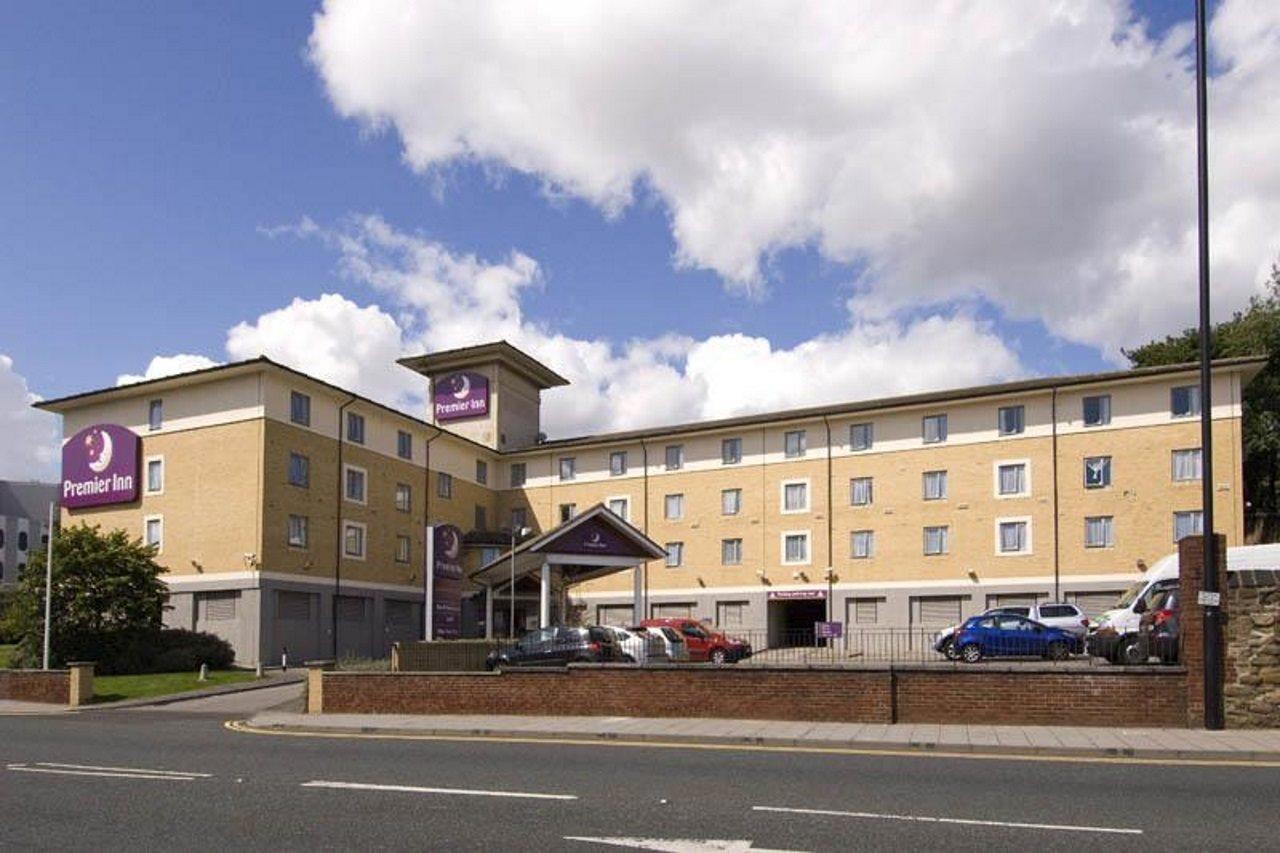 Premier Inn Newcastle City Centre Millennium Bridge エクステリア 写真